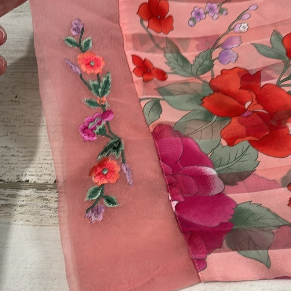 Victoria’s Secret Vintage Robe - Picture 5 of 9